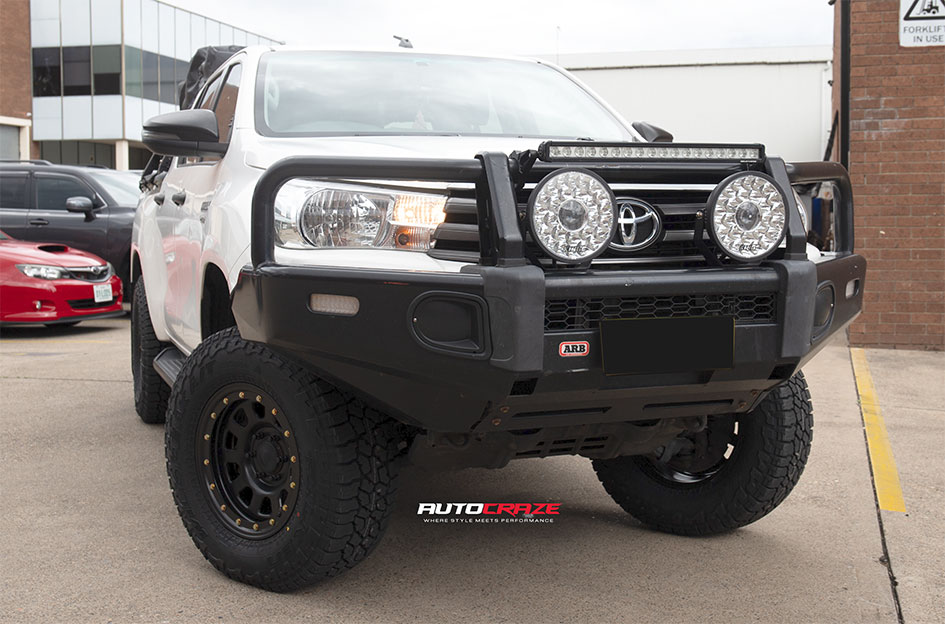 TOYOTA HILUX KING D-LOCKER BLACK