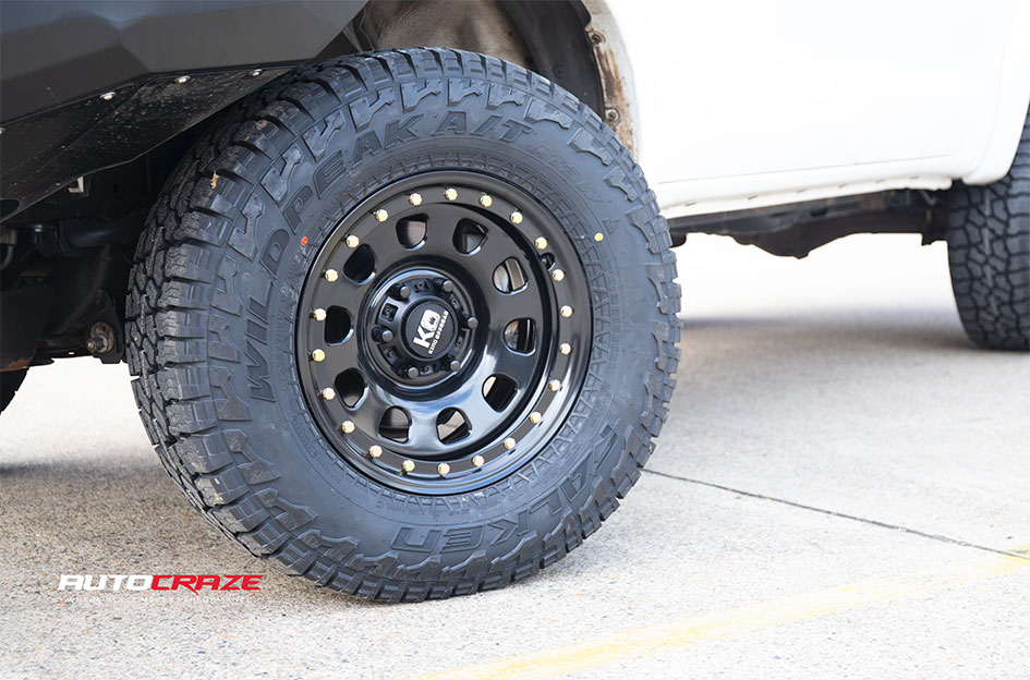 TOYOTA HILUX KING D-LOCKER BLACK