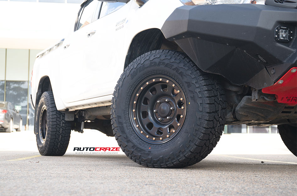 TOYOTA HILUX KING D-LOCKER BLACK