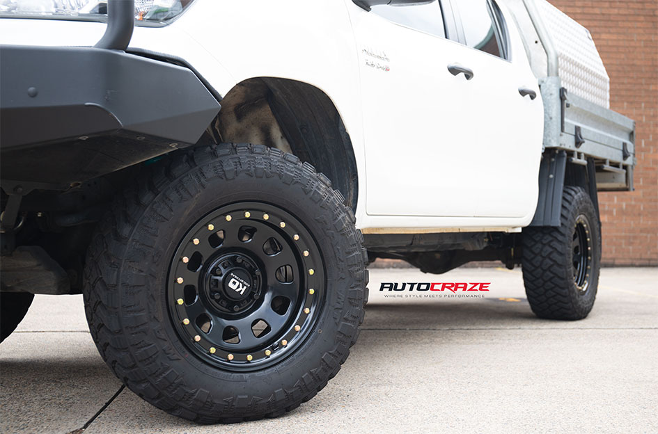 TOYOTA HILUX KING D-LOCKER BLACK