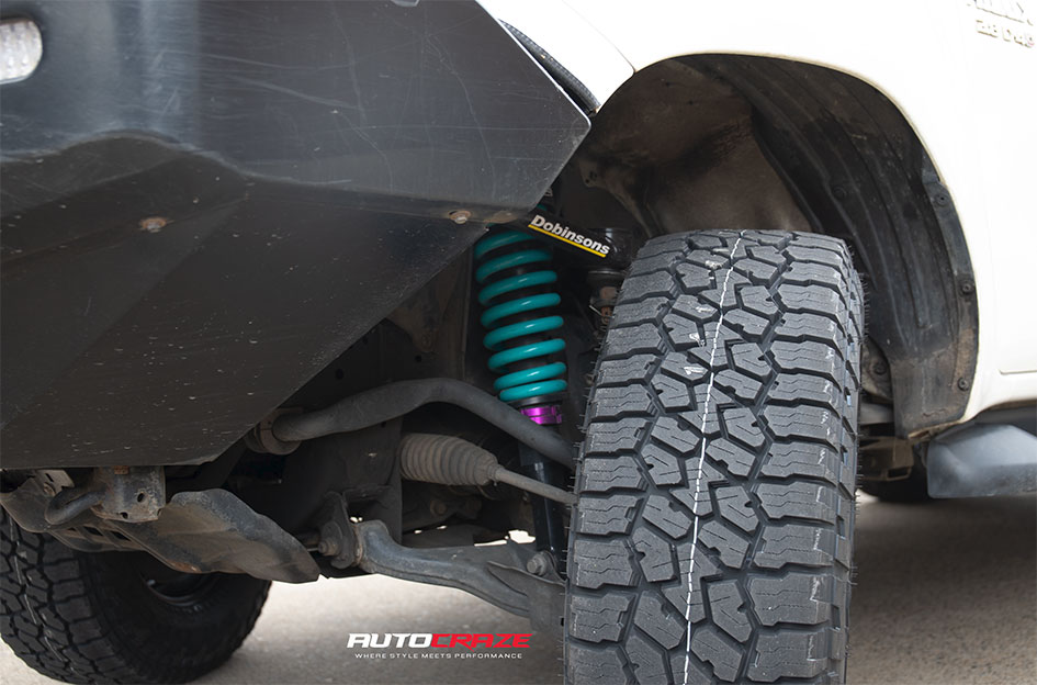 TOYOTA HILUX KING D-LOCKER BLACK