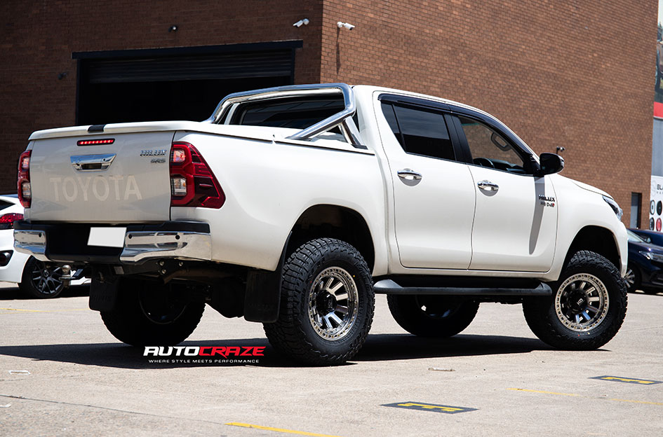 TOYOTA HILUX KING SNATCH GUN METAL MACHINED 