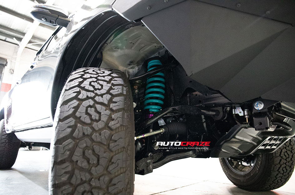 TOYOTA HILUX KING STRYKER SATIN BLACK
