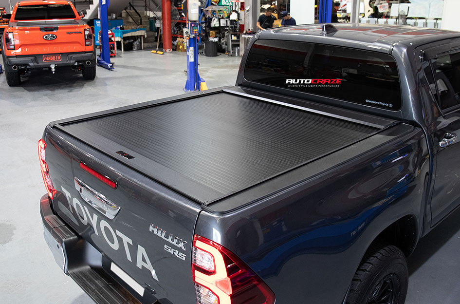 TOYOTA HILUX KING STRYKER SATIN BLACK