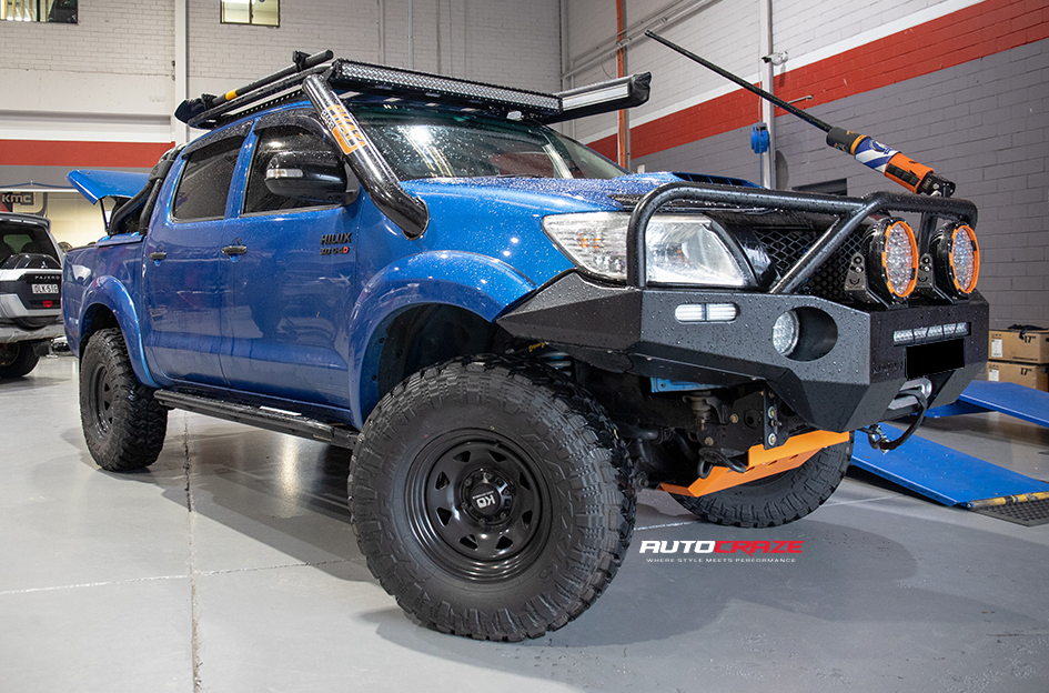 TOYOTA HILUX KING TERRA BLACK 