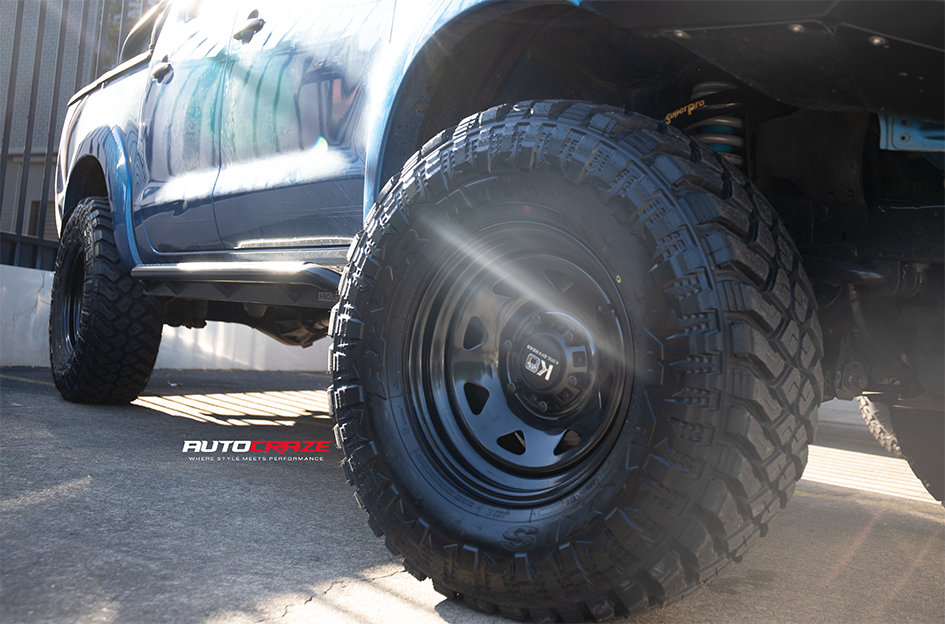 TOYOTA HILUX KING TERRA BLACK