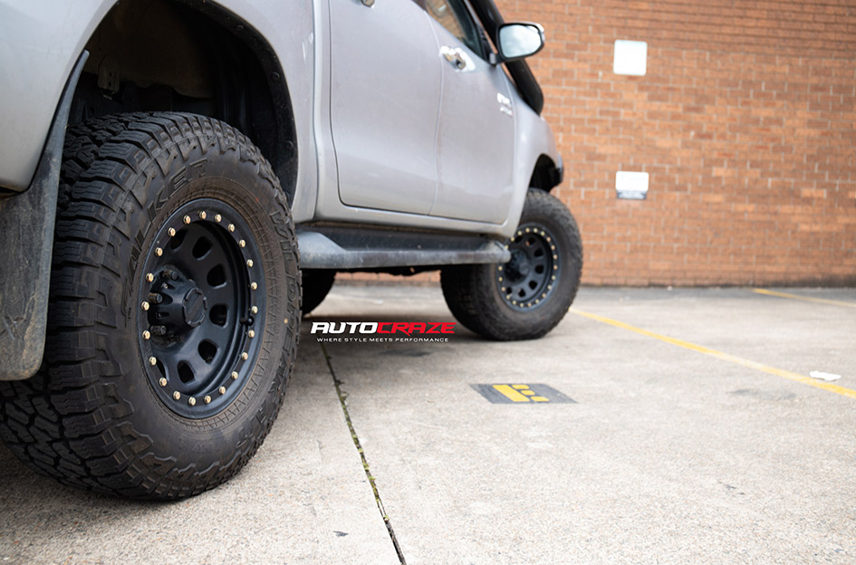 TOYOTA HILUX KING D-LOCKER SATIN BLACK 