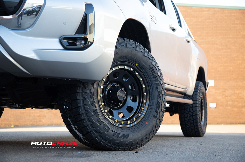 TOYOTA HILUX KING D-LOCKER BLACK 