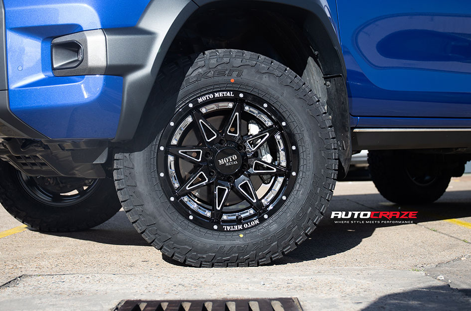 TOYOTA HILUX MOTO METAL MO993 GLOSS BLACK MILLED