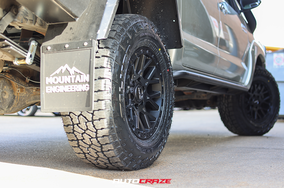 TOYOTA HILUX N70 ROH CRAWLER MATT BLACK