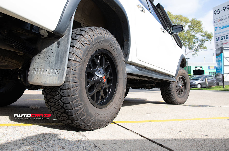 TOYOTA HILUX NOMAD JUDGE MATTE BLACK