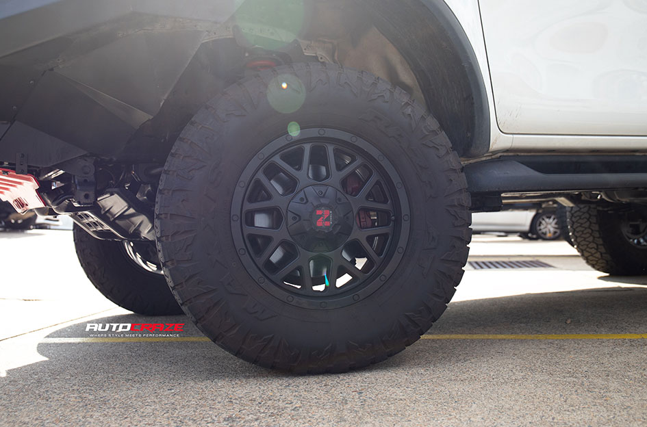 TOYOTA HILUX NOMAD JUDGE MATTE BLACK