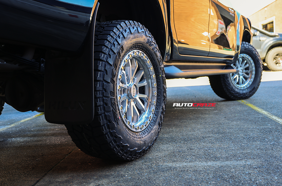 TOYOTA HILUX NOMAD N133 SILVER MACHINED FACE 