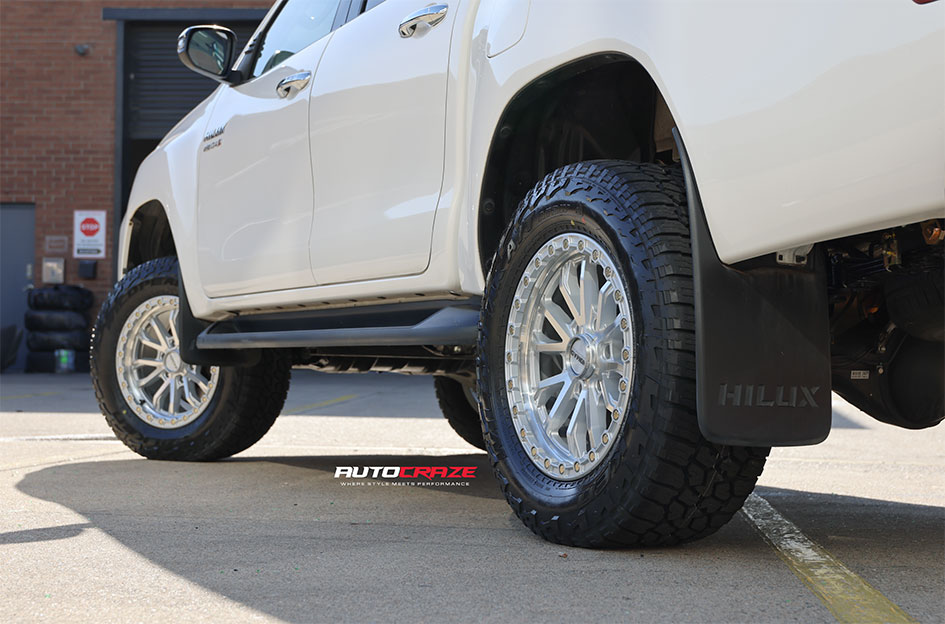 TOYOTA HILUX NOMAD N133 SILVER MACHINED FACE