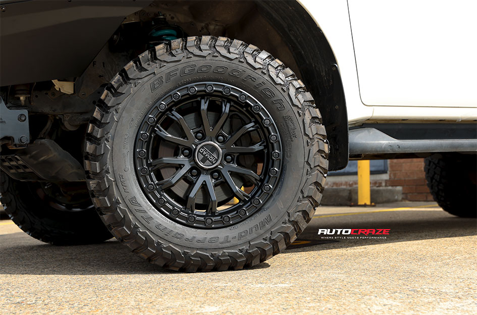 TOYOTA HILUX NOMAD N133 SATIN BLACK