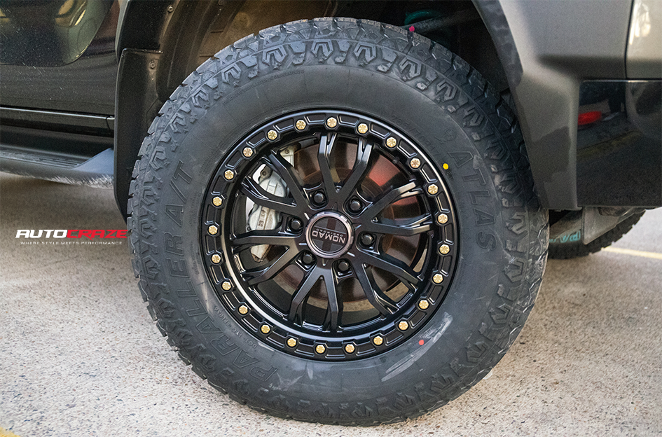 TOYOTA HILUX NOMAD N133 SATIN BLACK 