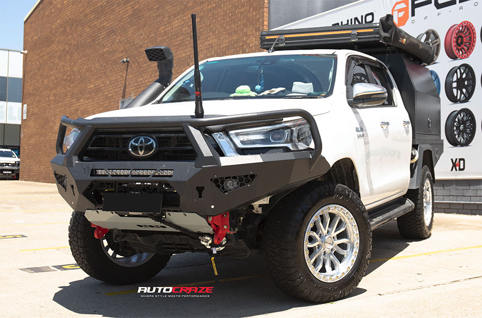 TOYOTA HILUX NOMAD N133 SILVER MACHINED FACE