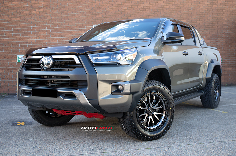 TOYOTA HILUX NOMAD N133 GLOSS BLACK DARK TINT