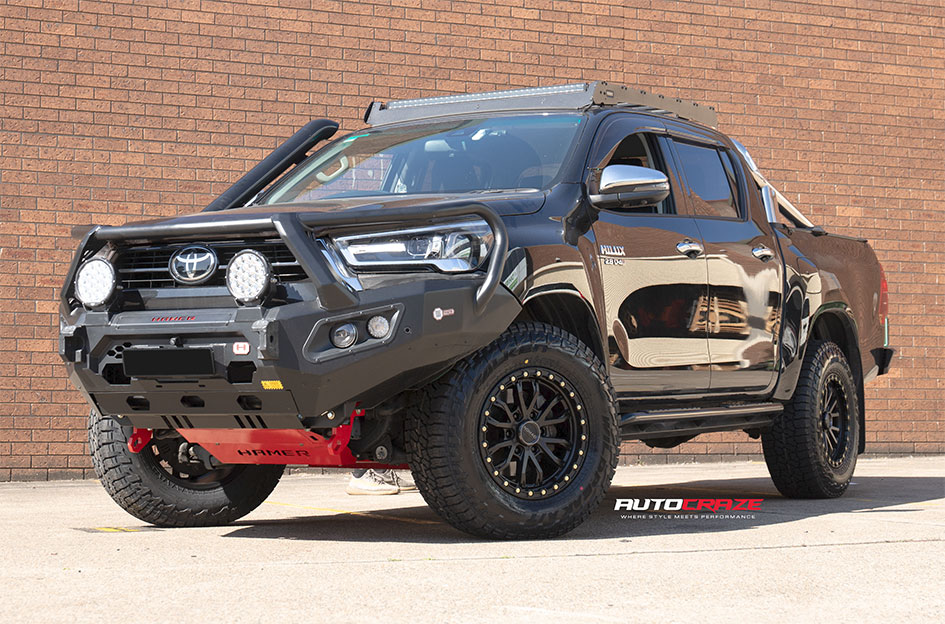 TOYOTA HILUX NOMAD N133 SATIN BLACK