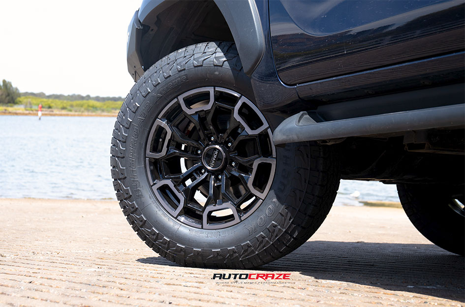 TOYOTA HILUX NOMAD N162 GLOSS BLACK DARK TINT