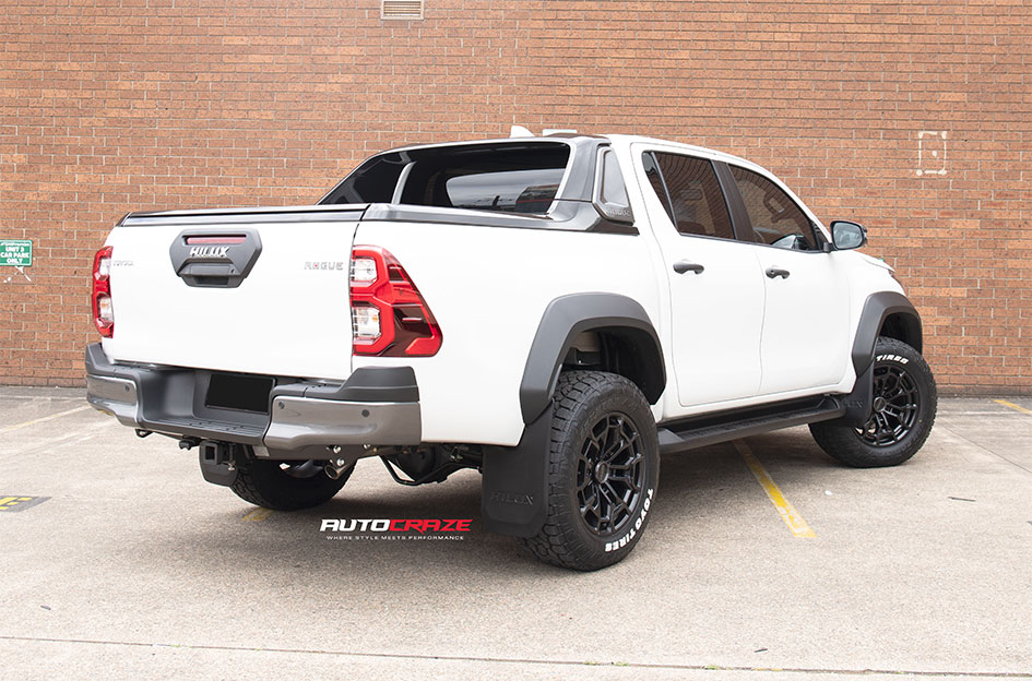 TOYOTA HILUX NOMAD N162 SATIN BLACK