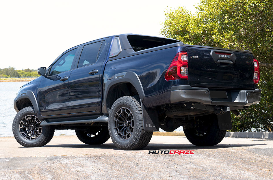 TOYOTA HILUX NOMAD N162 GLOSS BLACK DARK TINT