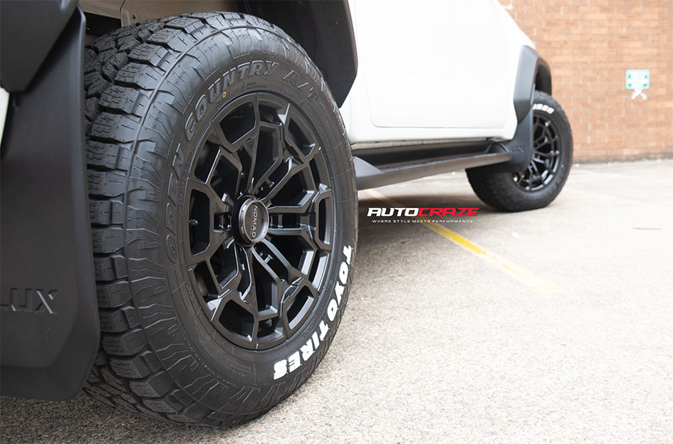 TOYOTA HILUX NOMAD N162 SATIN BLACK