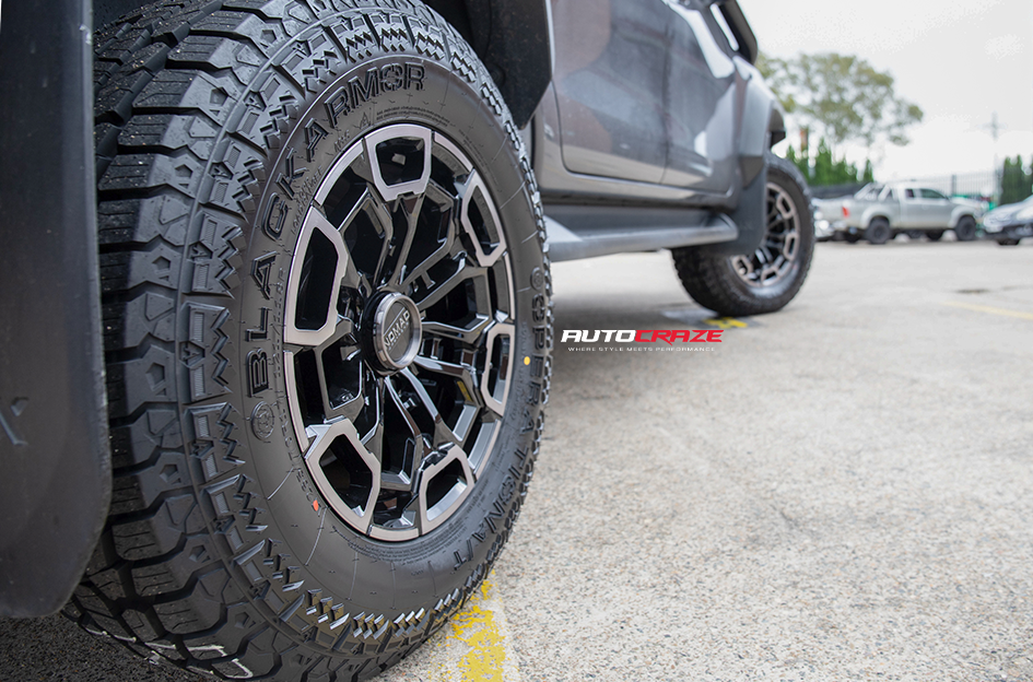 TOYOTA HILUX NOMAD N162 GLOSS BLACK DARK TINT
