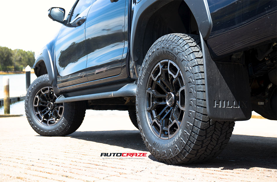 TOYOTA HILUX NOMAD N162 GLOSS BLACK DARK TINT