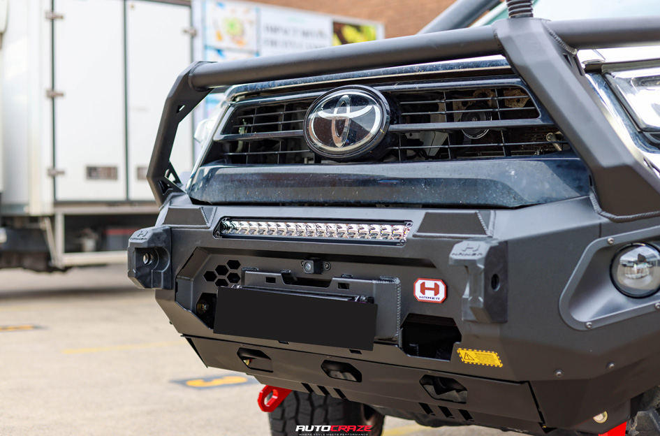 TOYOTA HILUX NOMAD N162 GLOSS BLACK DARK TINT