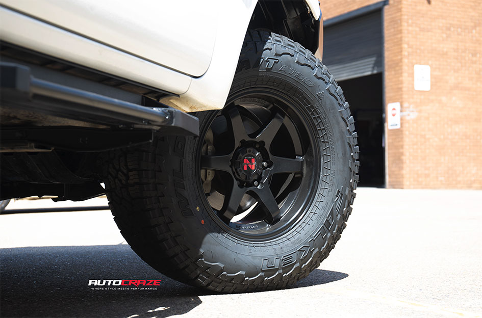 TOYOTA HILUX NOMAD PROSECUTOR MATTE BLACK