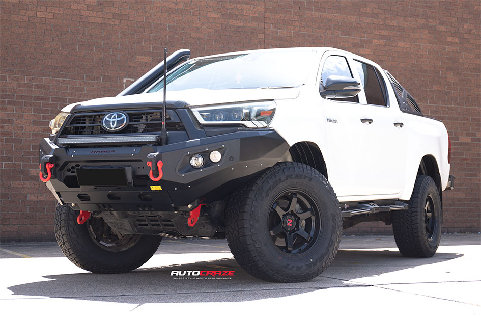 TOYOTA HILUX NOMAD PROSECUTOR MATTE BLACK