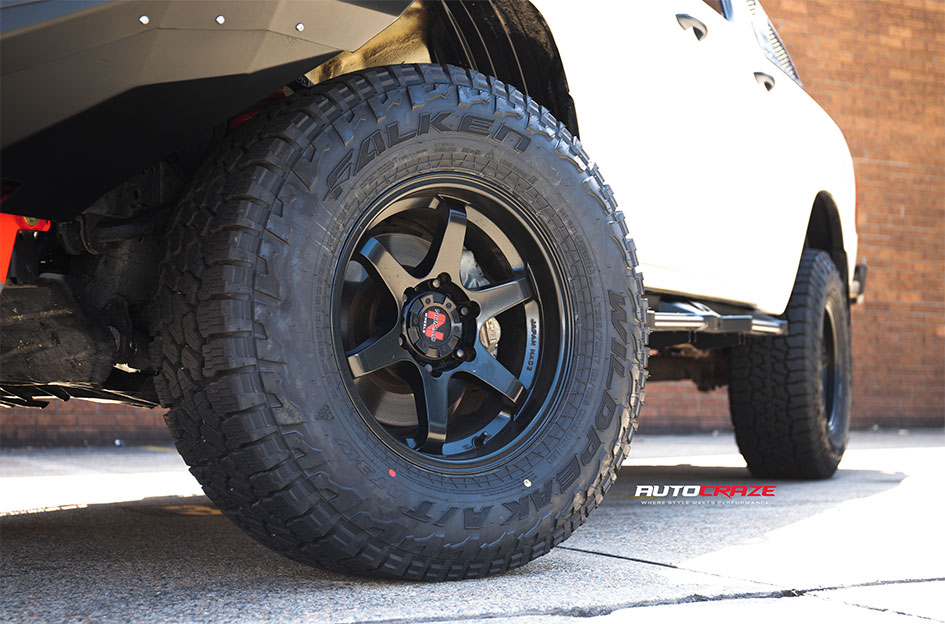 TOYOTA HILUX NOMAD PROSECUTOR MATTE BLACK