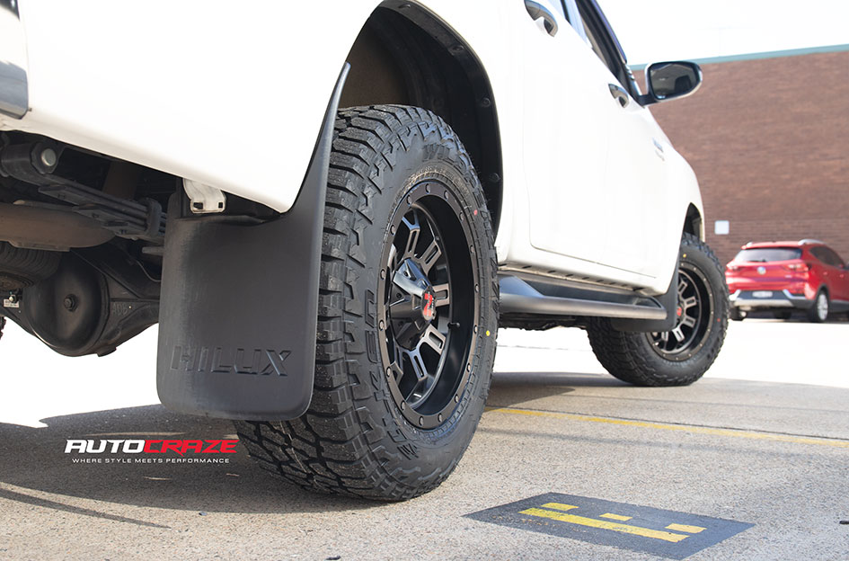 TOYOTA HILUX NOMAD RAMAZAN MATTE BLACK TINTED FACE