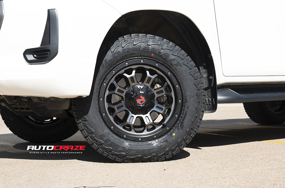 TOYOTA HILUX NOMAD RAMAZAN MATTE BLACK TINTED FACE