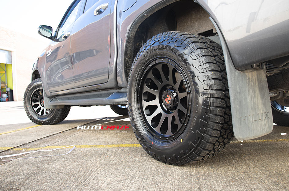 TOYOTA HILUX NOMAD VICTIM MATTE BLACK 
