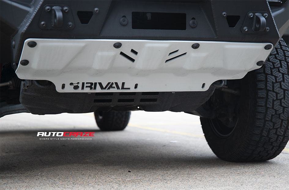TOYOTA HILUX NOMAD VICTIM MATTE BLACK