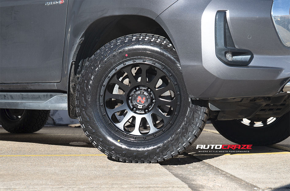 TOYOTA HILUX NOMAD VICTIM MATTE BLACK 