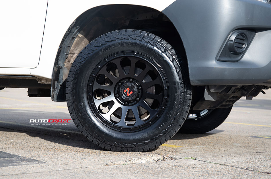 TOYOTA HILUX NOMAD VICTIM MATTE BLACK