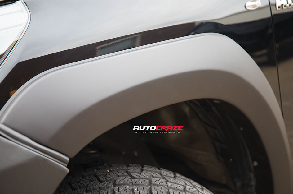 TOYOTA HILUX NOMAD VICTIM MATTE BLACK