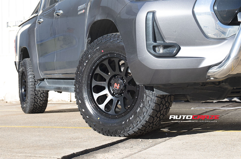 TOYOTA HILUX NOMAD VICTIM MATTE BLACK 