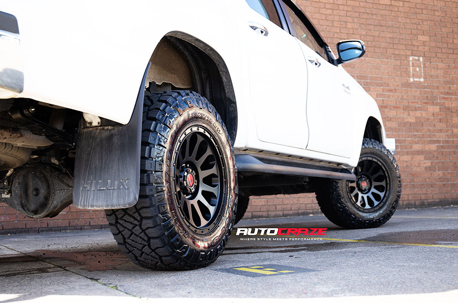 TOYOTA HILUX NOMAD VICTIM MATTE BLACK