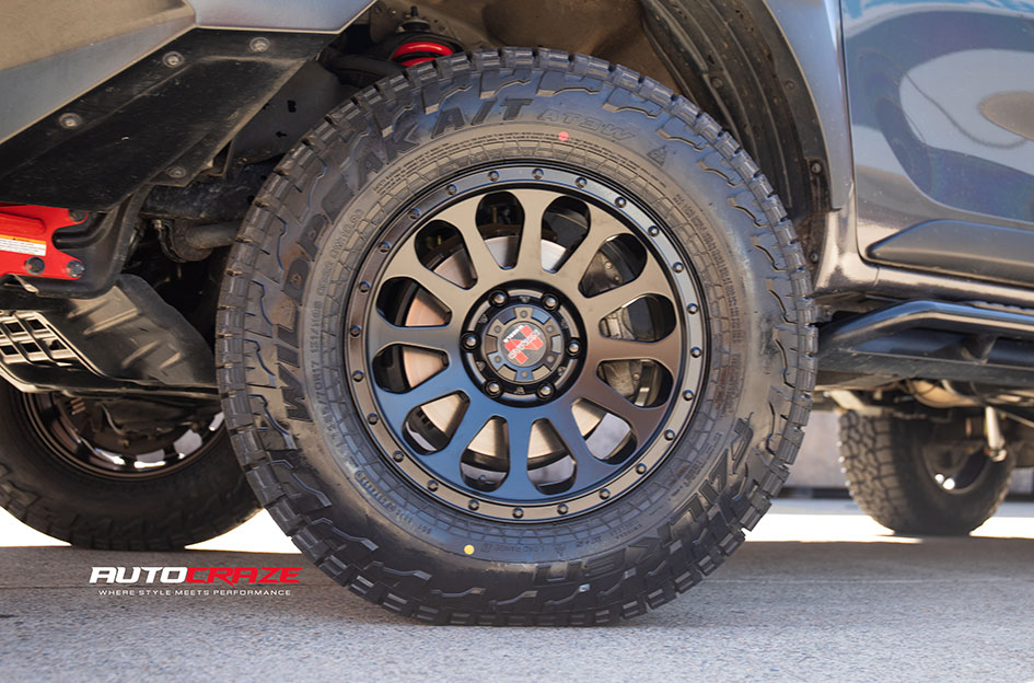 TOYOTA HILUX RUGGED X NOMAD VICTIM MATTE BLACK 
