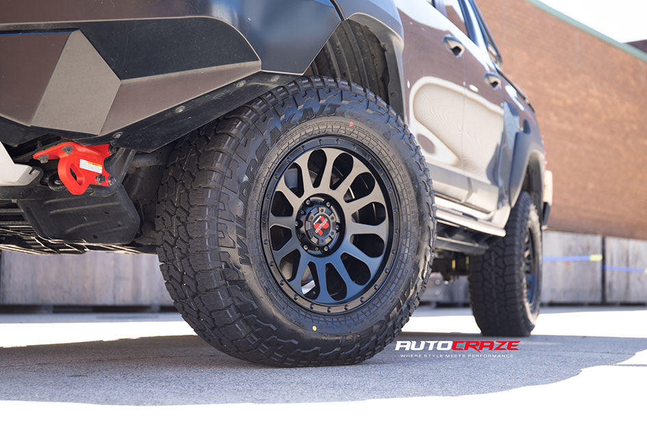 TOYOTA HILUX RUGGED X NOMAD VICTIM MATTE BLACK 