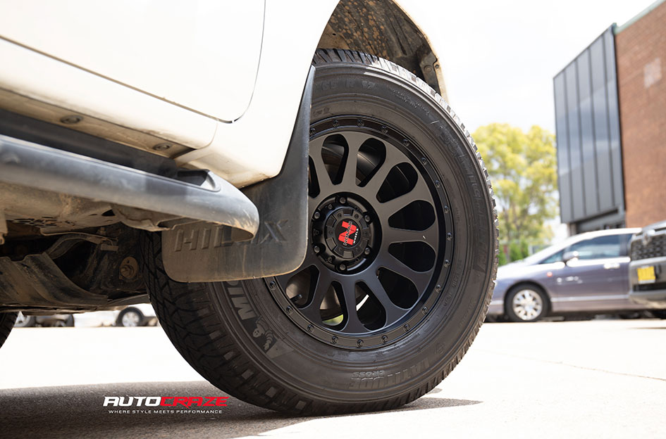 TOYOTA HILUX NOMAD VICTIM MATTE BLACK 