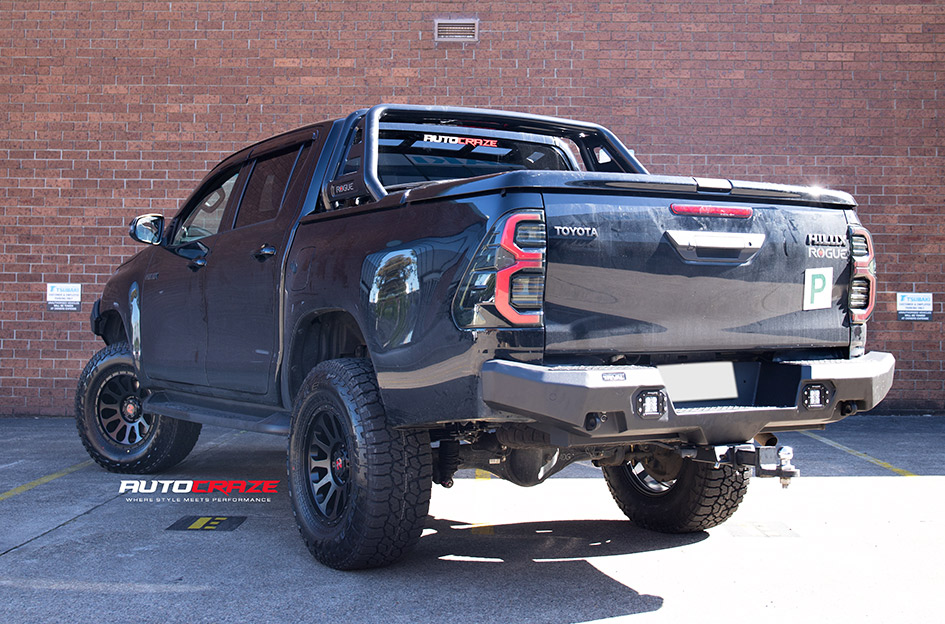 TOYOTA HILUX NOMAD VICTIM MATTE BLACK 