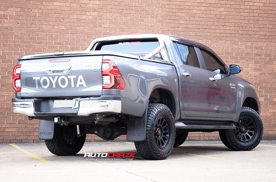 TOYOTA HILUX NOMAD VICTIM MATTE BLACK