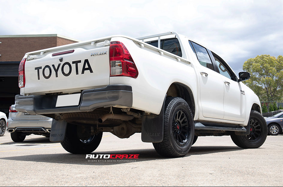 TOYOTA HILUX NOMAD VICTIM MATTE BLACK 
