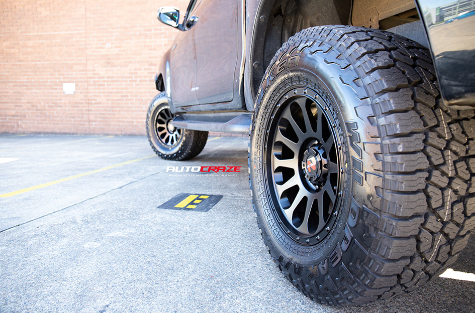 TOYOTA HILUX NOMAD VICTIM MATTE BLACK 