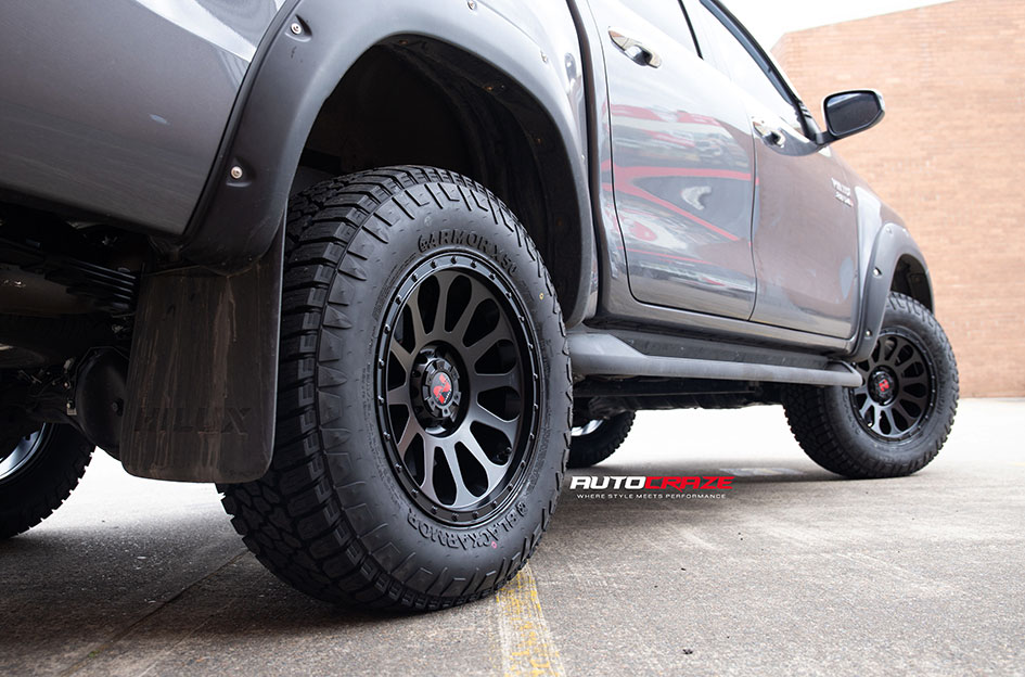 TOYOTA HILUX NOMAD VICTIM MATTE BLACK 